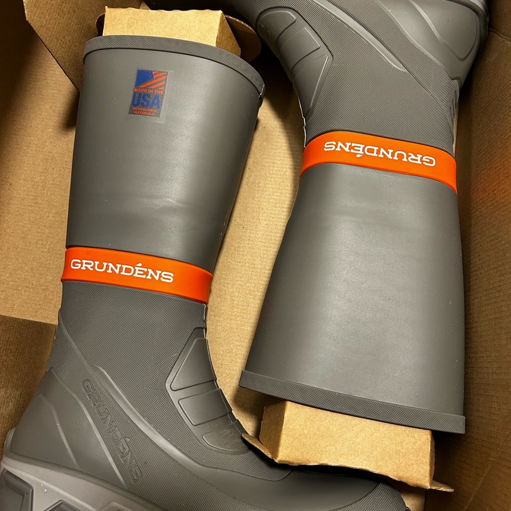 Brand New GRUNDENS DECK BOSS 15" BOOT size 10 
SH-7001